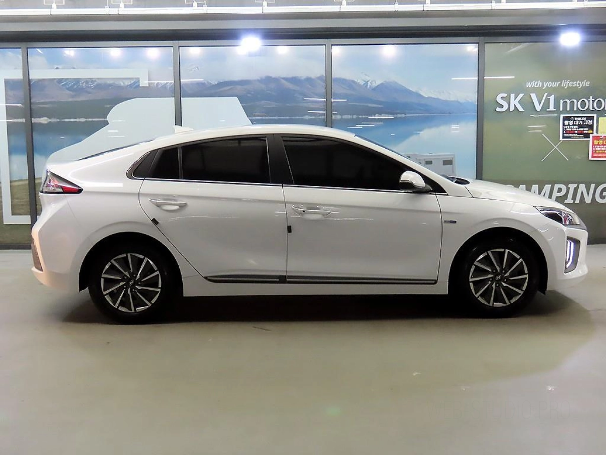 HYUNDAI IONIQ ELECTRIC