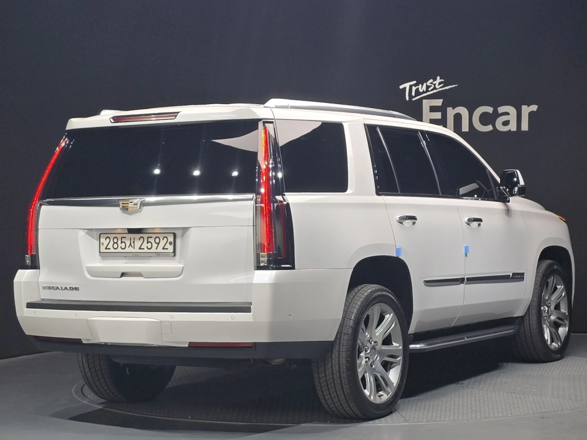 CADILLAC ESCALADE
