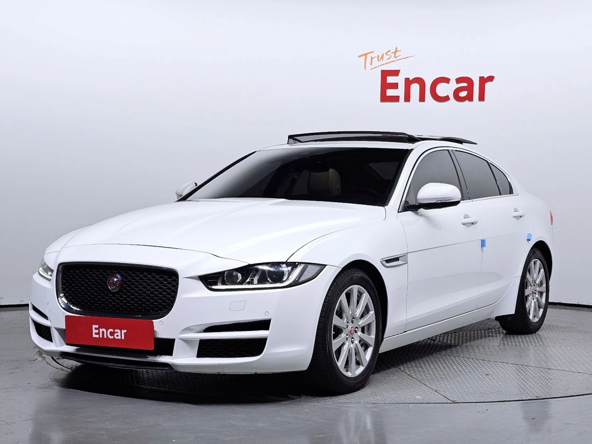 JAGUAR XE  2019