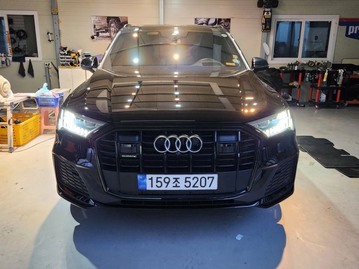 AUDI Q7 4M