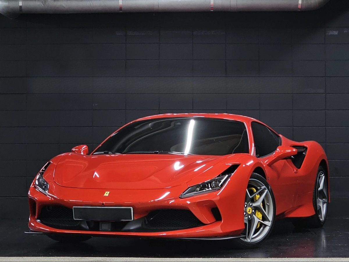 FERRARI F8 TRIBUTO  2022