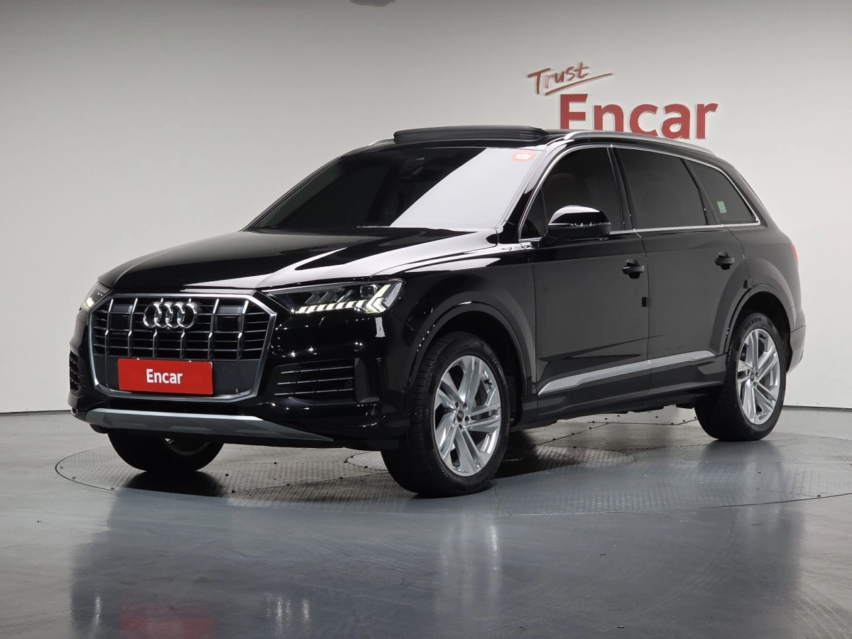 AUDI Q7 4M  2023
