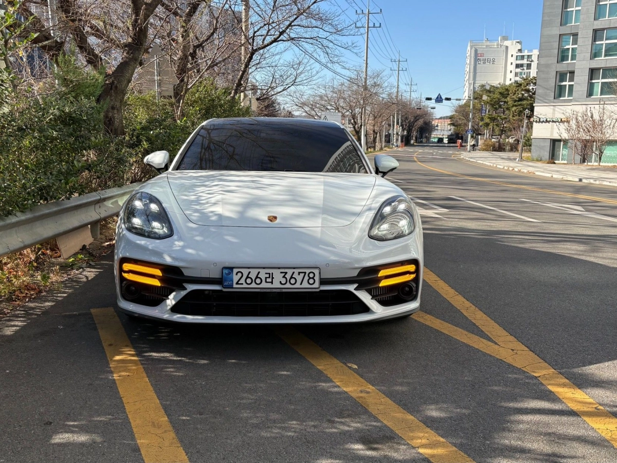 PORSCHE PANAMERA 971