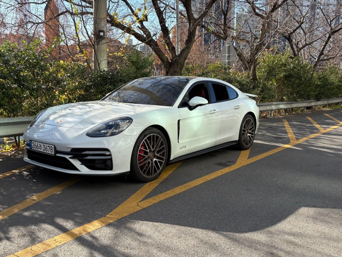 PORSCHE PANAMERA 971
