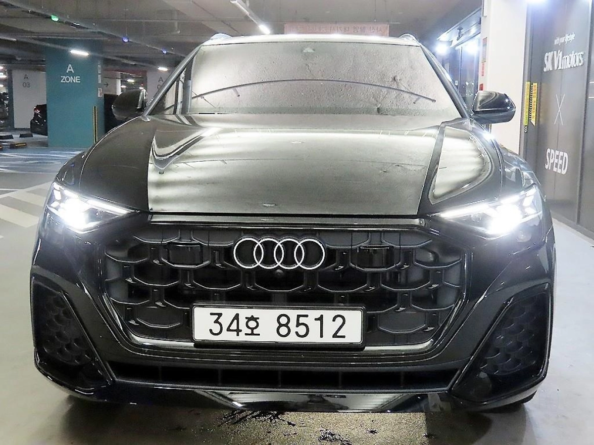 AUDI Q8 4M