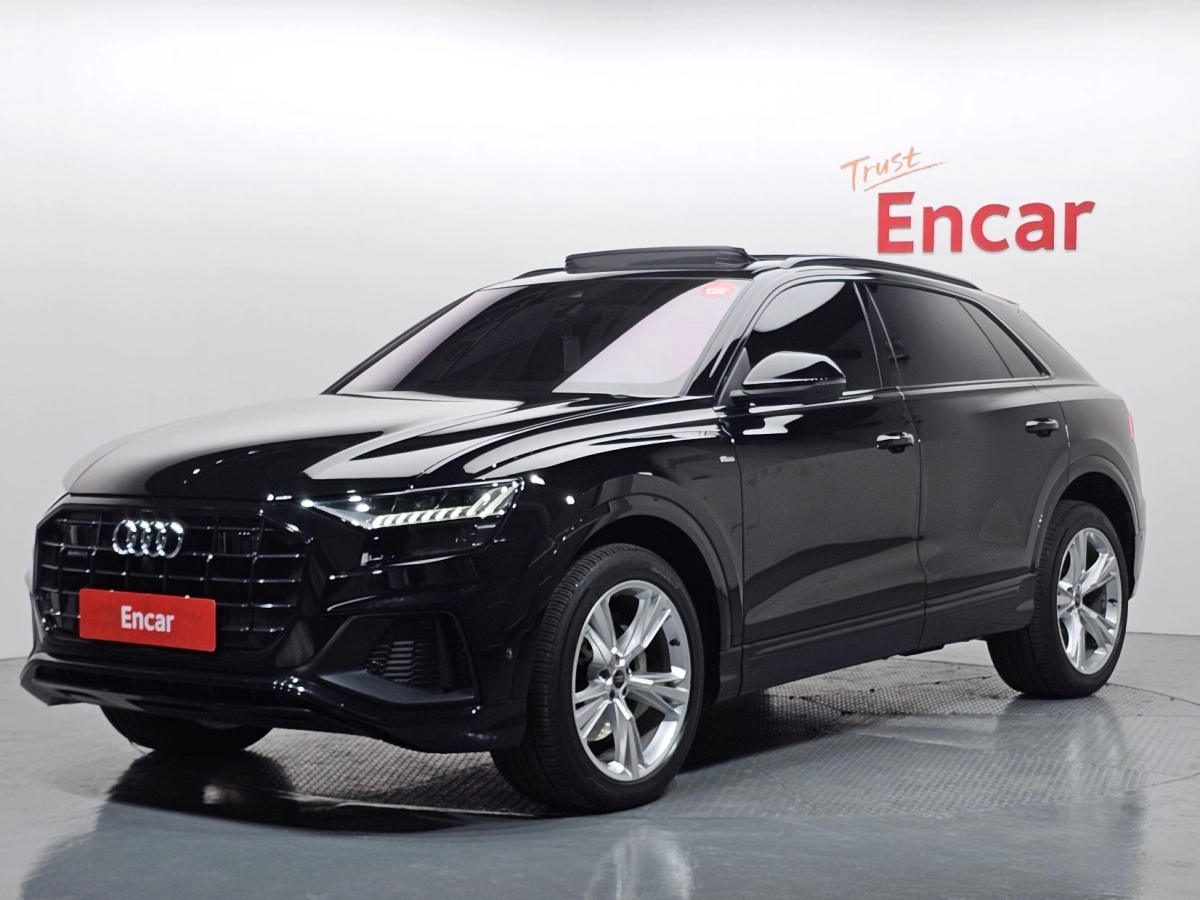 AUDI Q8 4M  2023