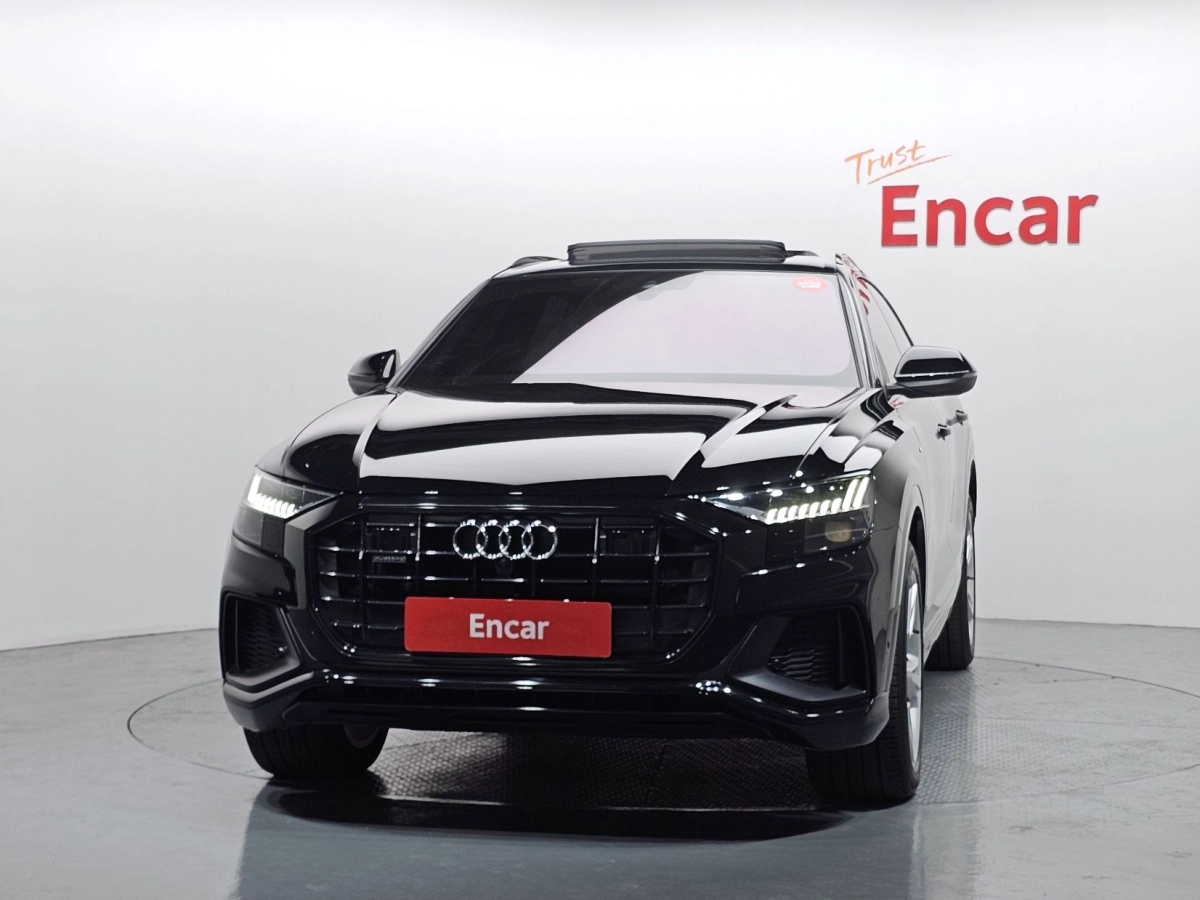 AUDI Q8 4M