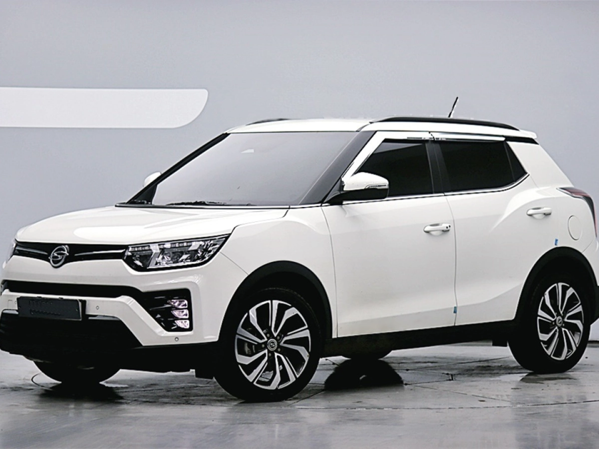 SSANGYONG TIVOLI VERY NEW