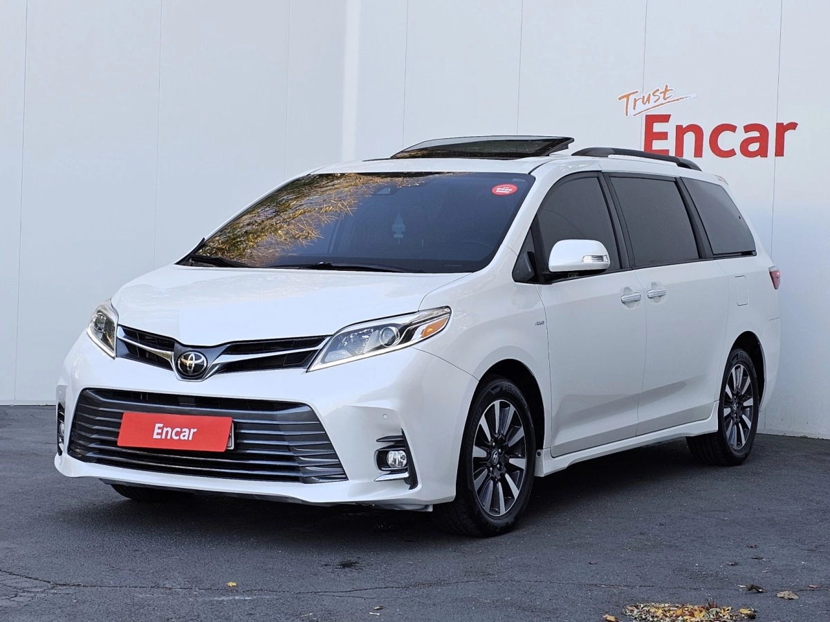 TOYOTA SIENNA 2019