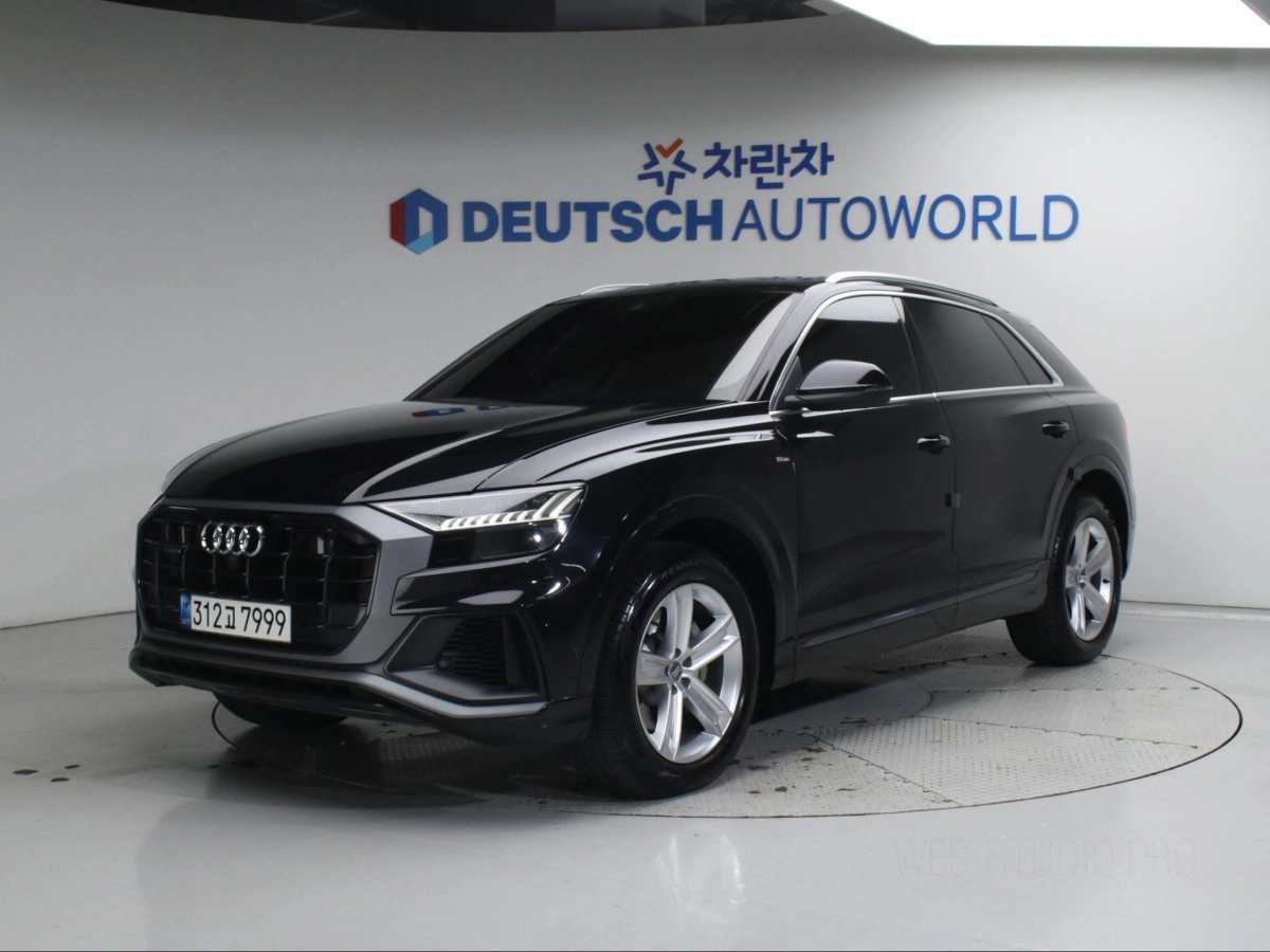 AUDI Q8 4M