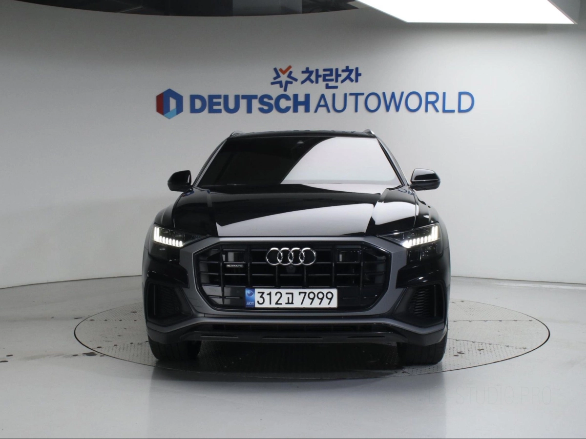 AUDI Q8 4M