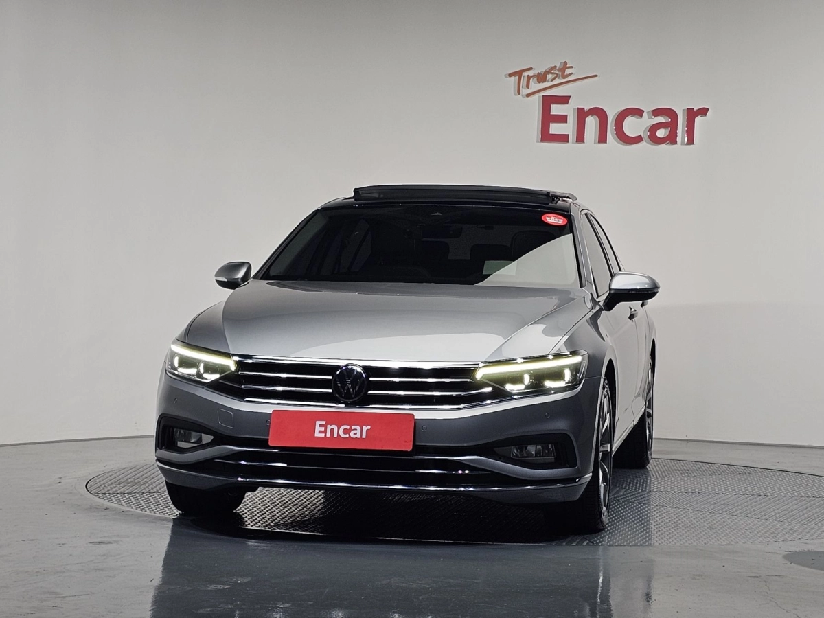 VOLKSWAGEN PASSAT GT B8