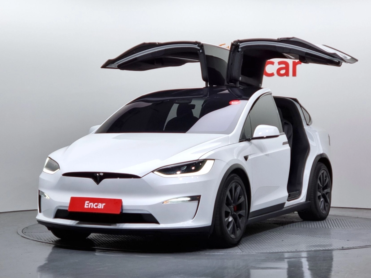 TESLA MODEL X