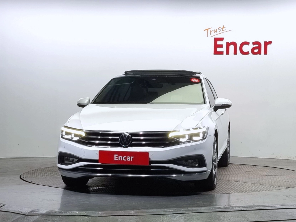 VOLKSWAGEN PASSAT GT B8