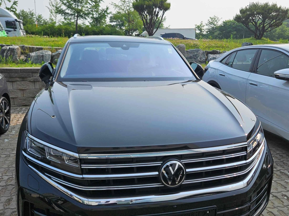 VOLKSWAGEN TOUAREG 2024
