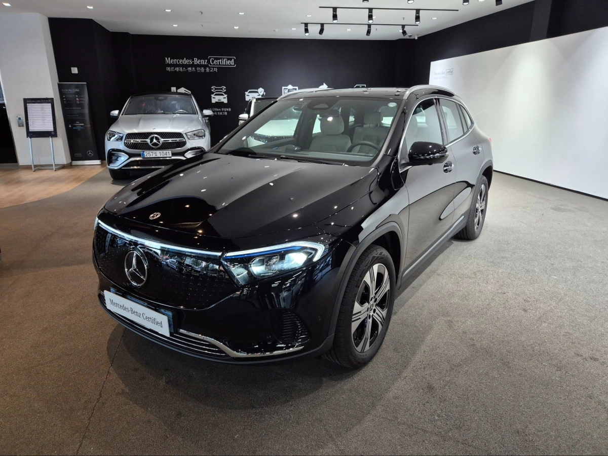 MERCEDES BENZ EQA H243