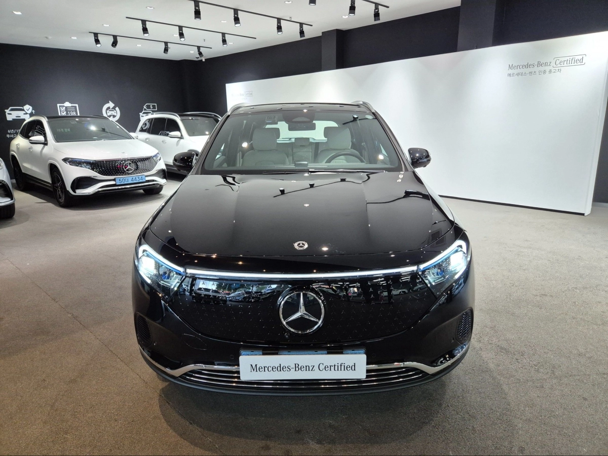 MERCEDES BENZ EQA H243