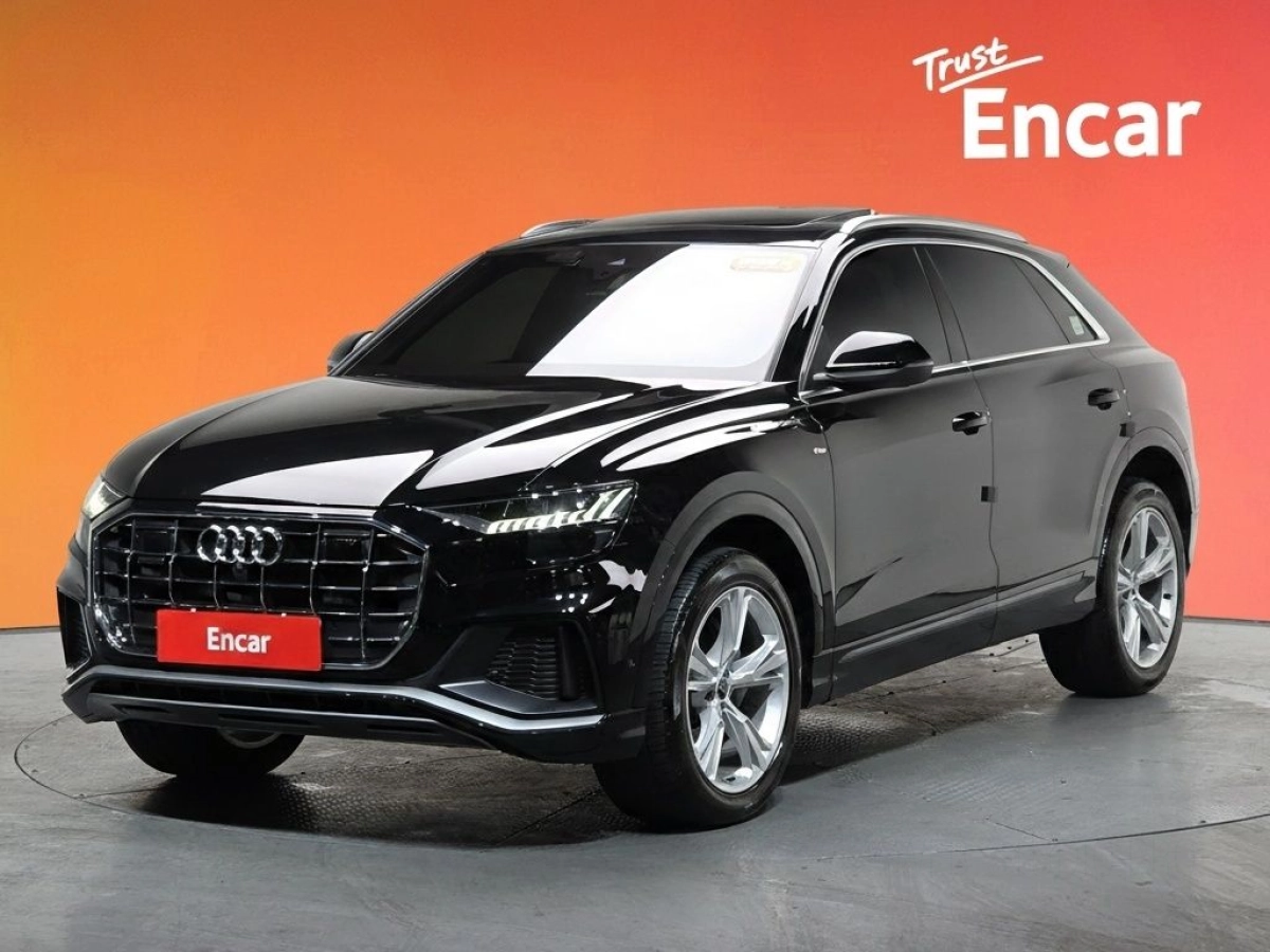 AUDI Q8 4M  2023