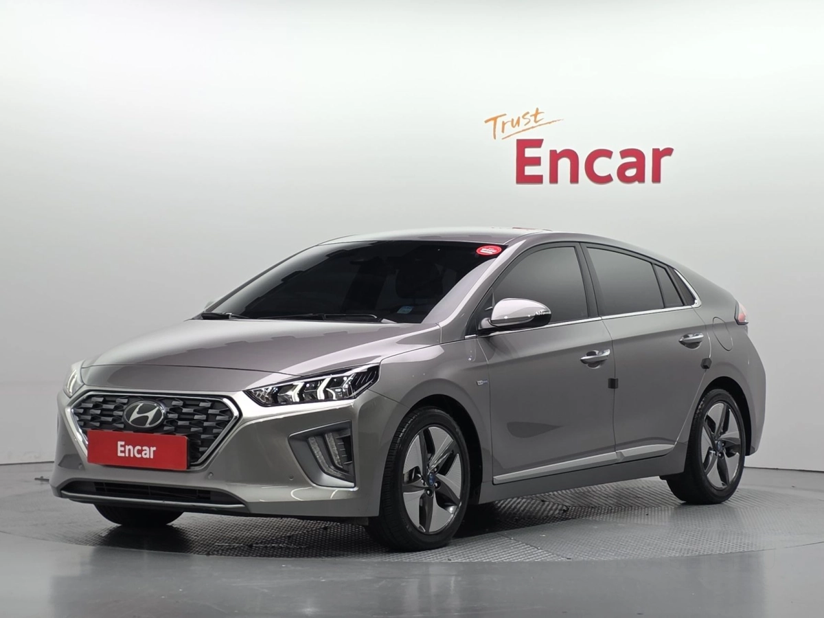HYUNDAI IONIQ HYBRID  2020