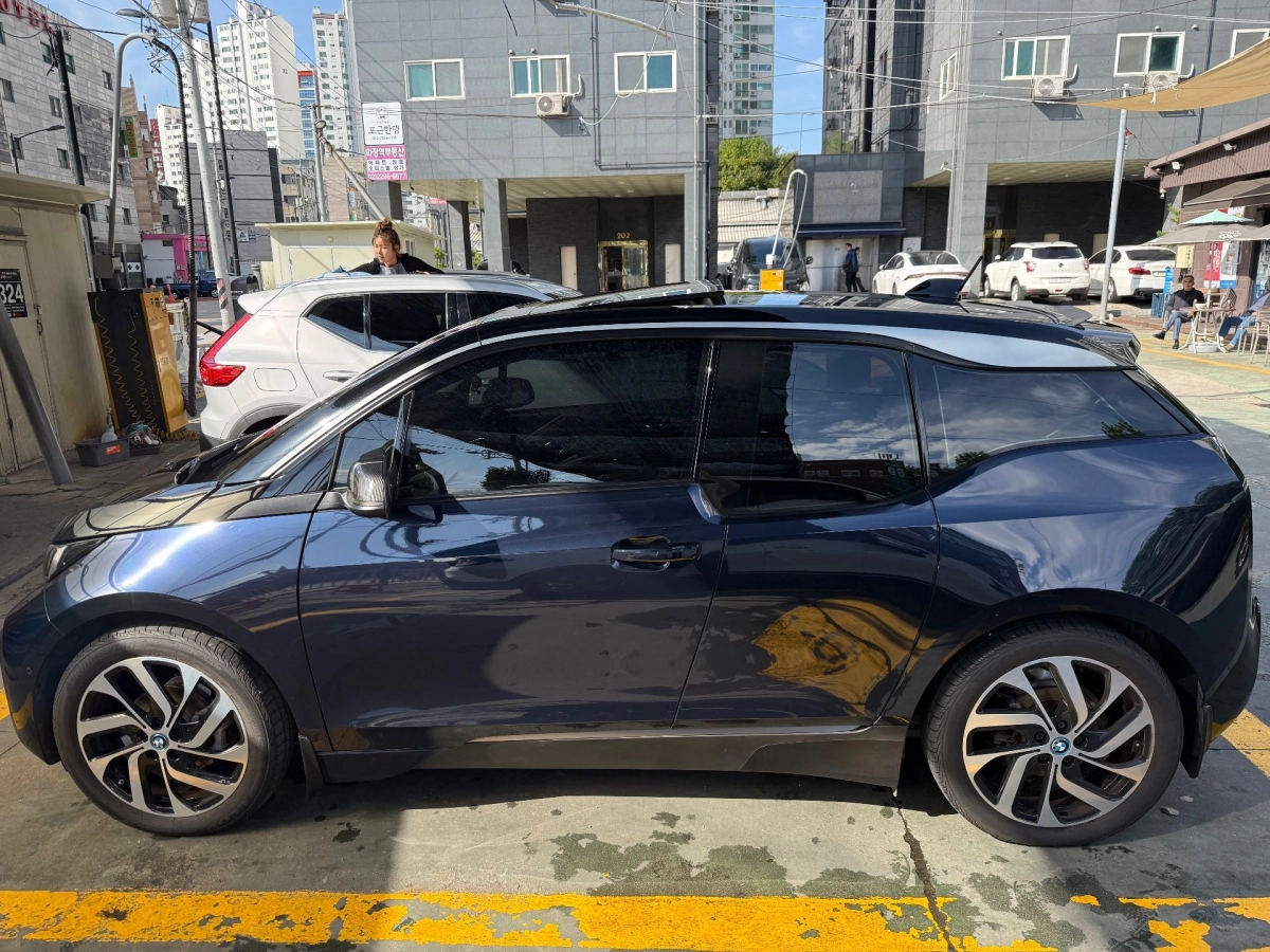 BMW I3