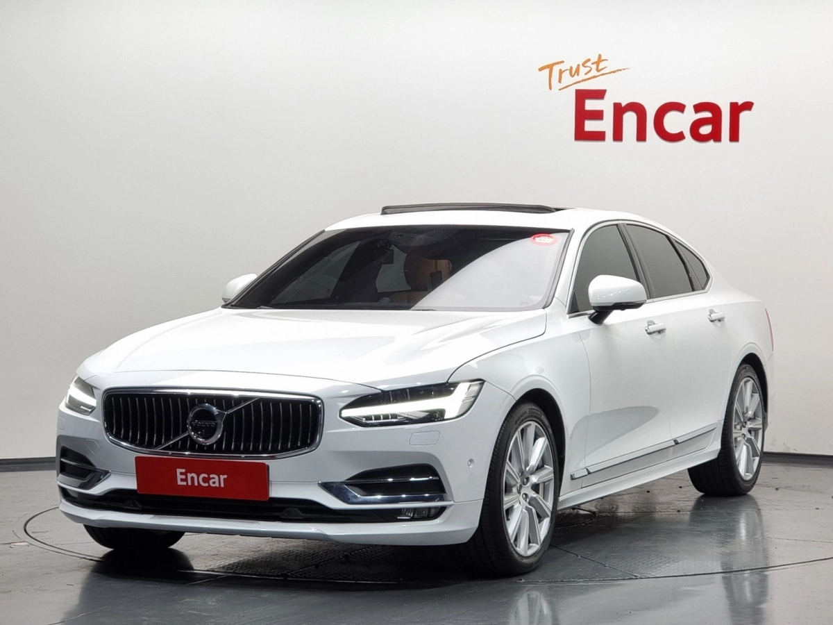 VOLVO S90