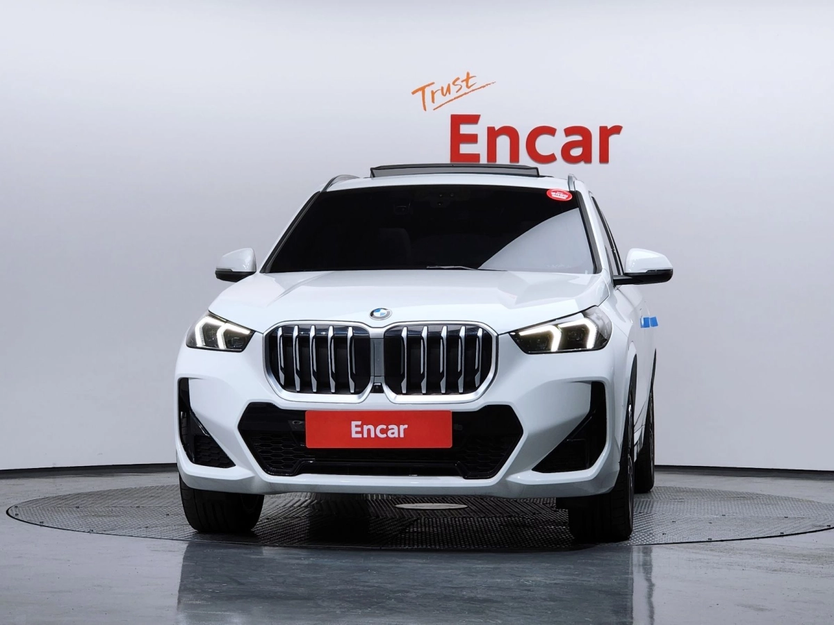 BMW X1 U11