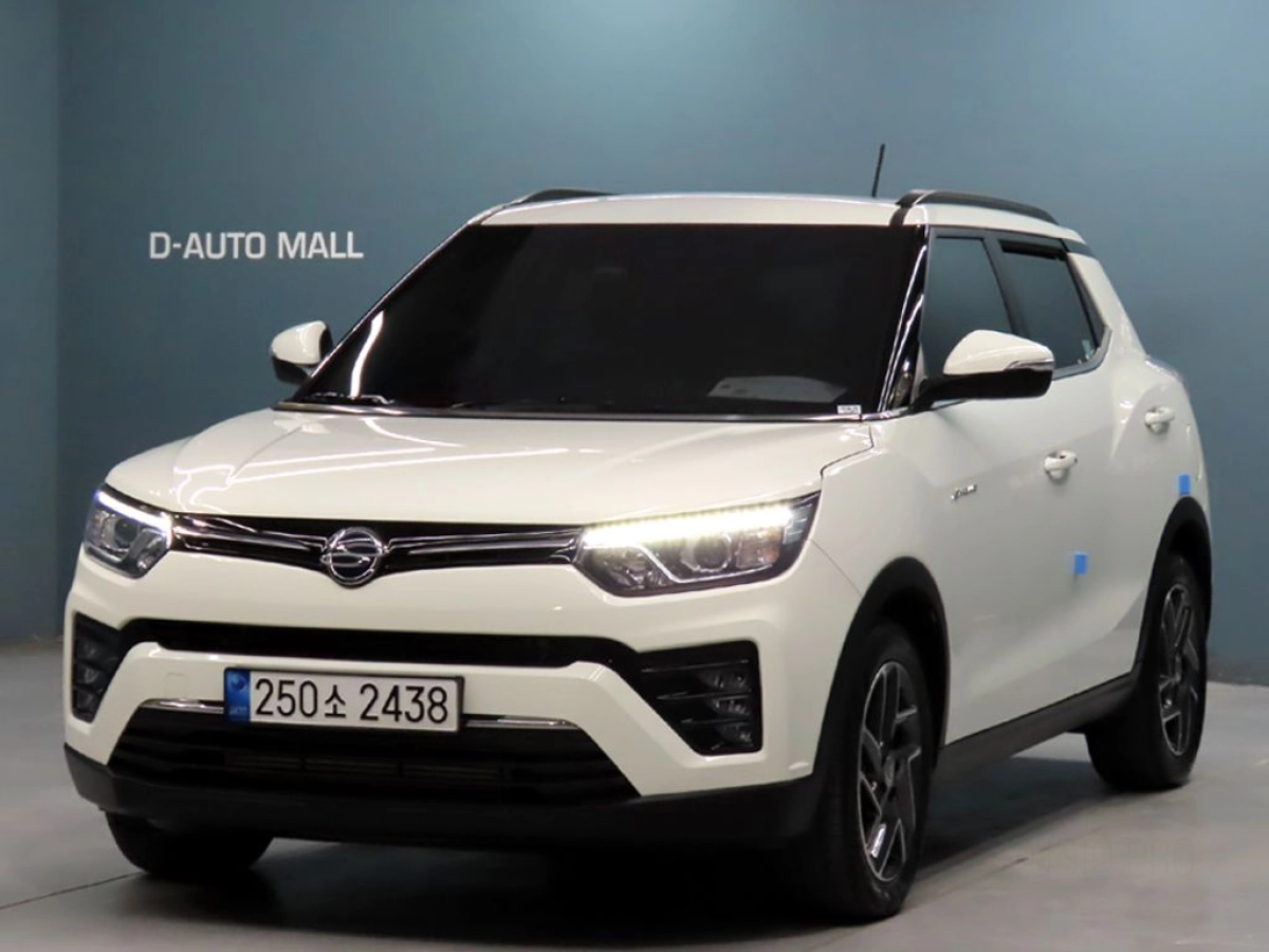 SSANGYONG TIVOLI VERY NEW