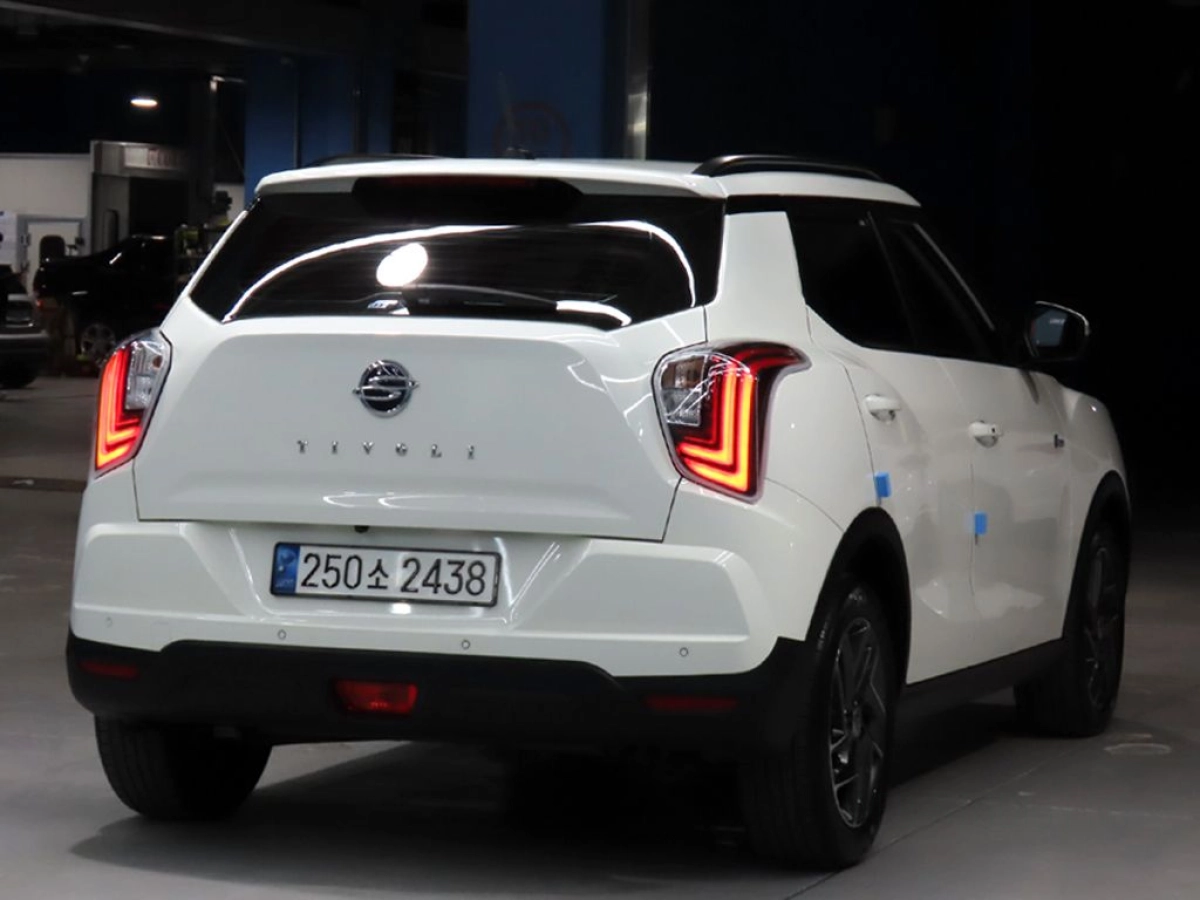 SSANGYONG TIVOLI VERY NEW