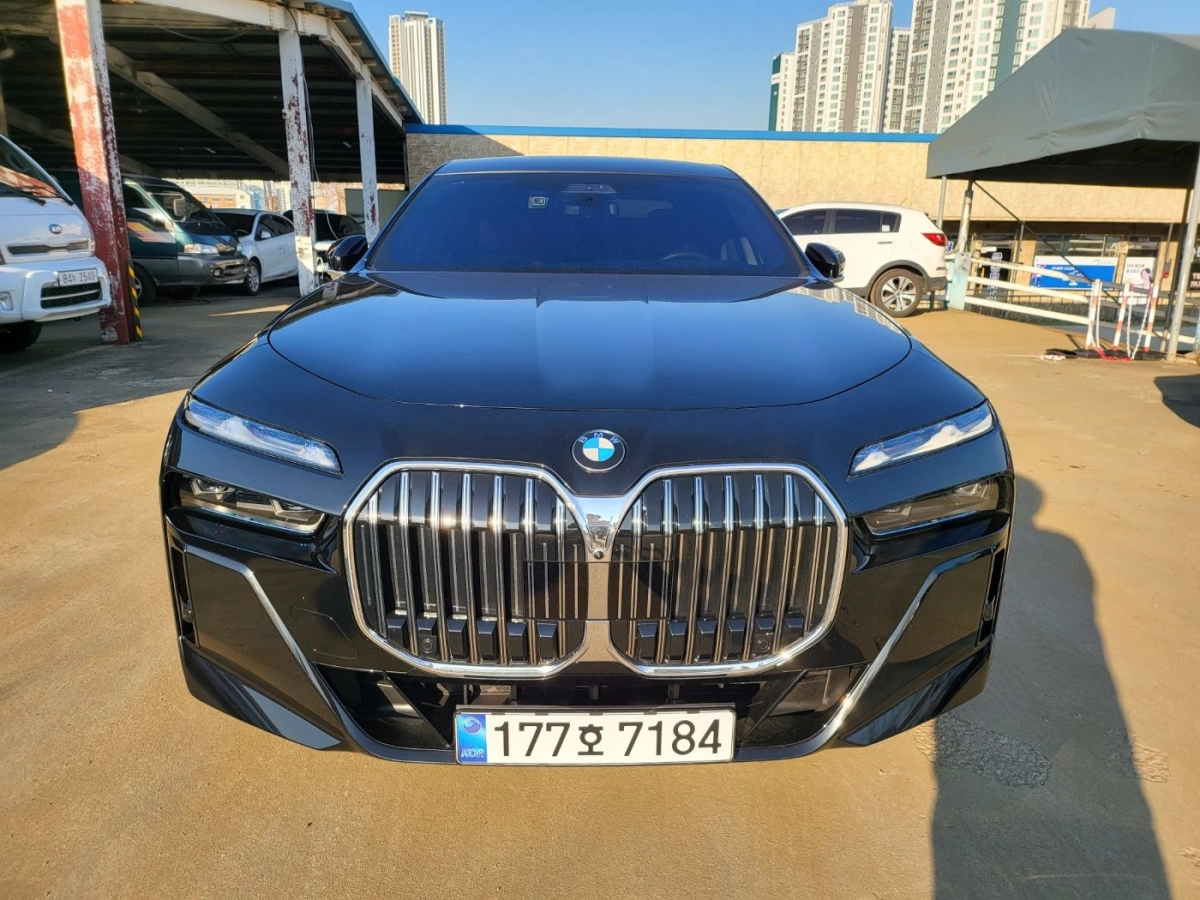 BMW 7-SERIES G70