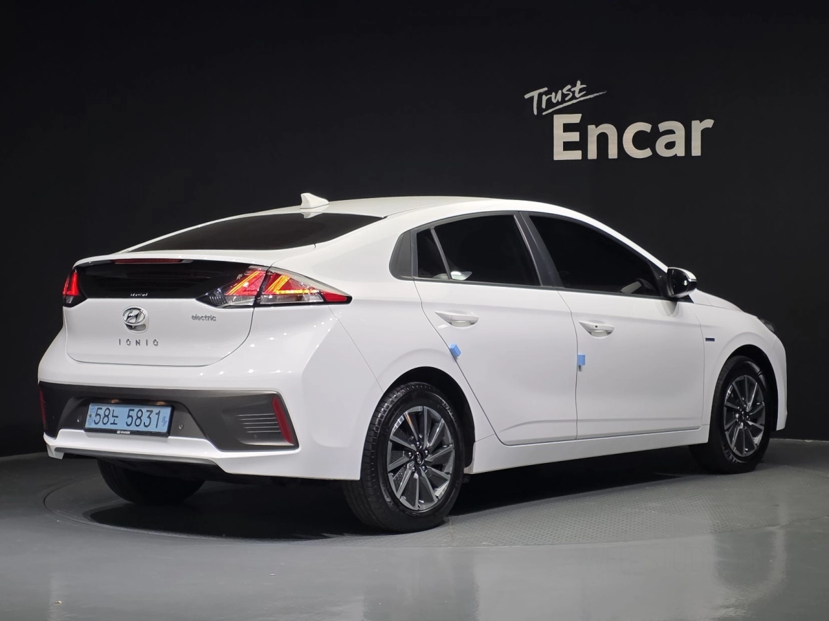HYUNDAI IONIQ ELECTRIC