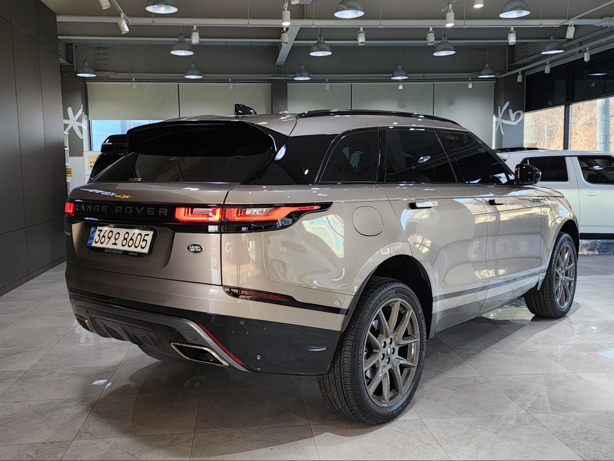 LAND ROVER RANGE ROVER VELAR