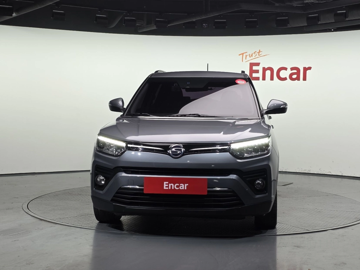 SSANGYONG TIVOLI VERY NEW