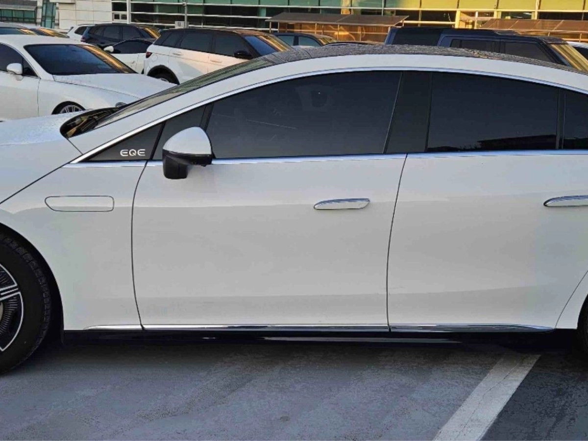 MERCEDES BENZ EQE V295