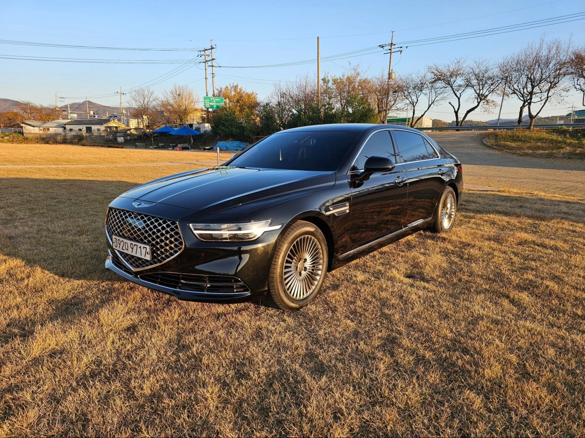 GENESIS G90