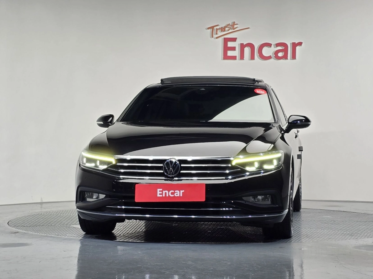 VOLKSWAGEN PASSAT GT B8