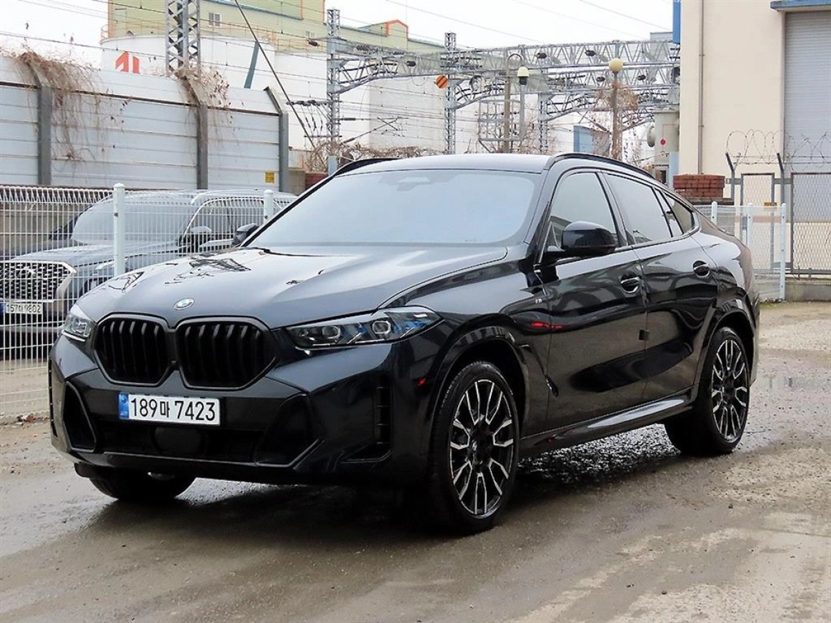 BMW X6 G06