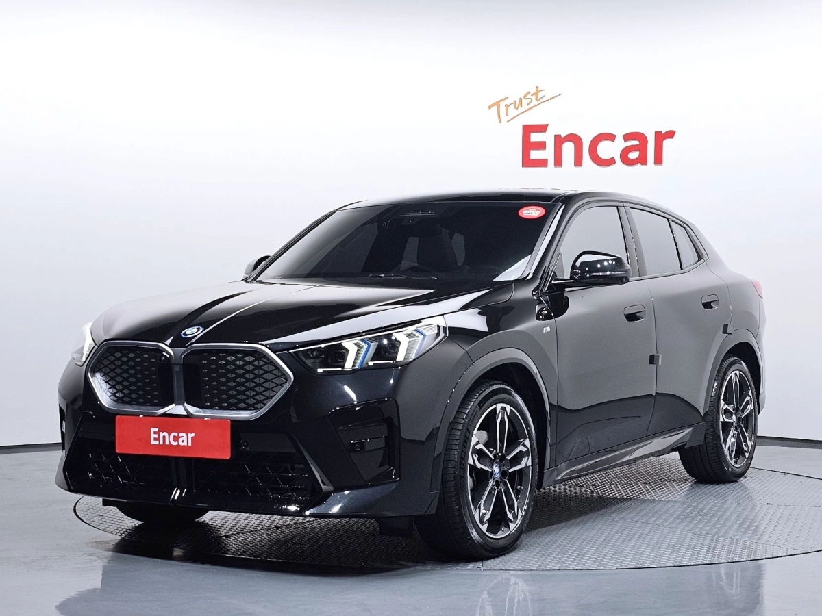 BMW IX2 U10