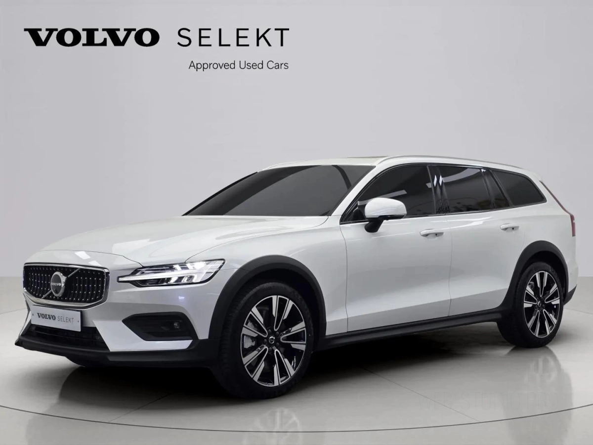 VOLVO V60 CROSS COUNTRY