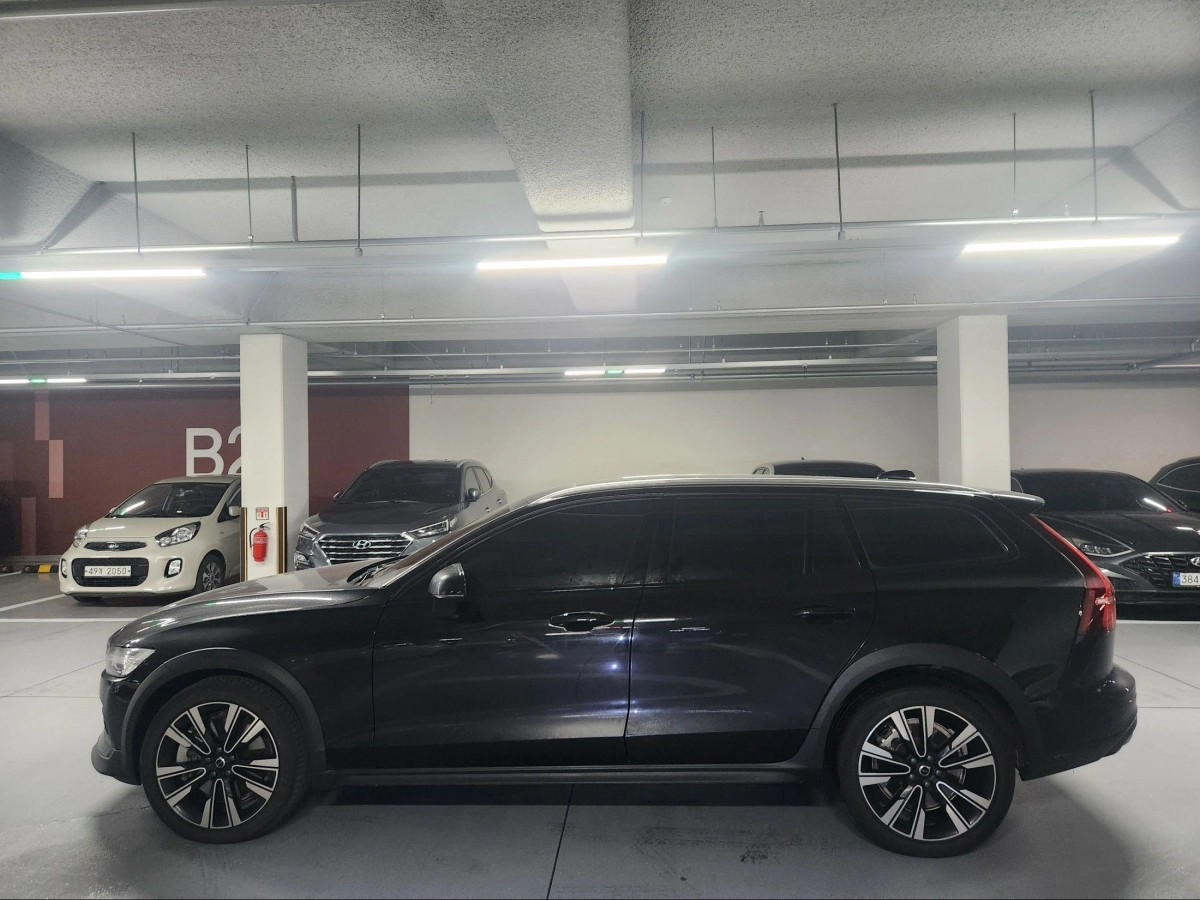 VOLVO V60 CROSS COUNTRY