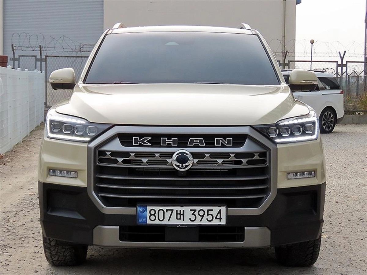 SSANGYONG REXTON SPORTS CAR