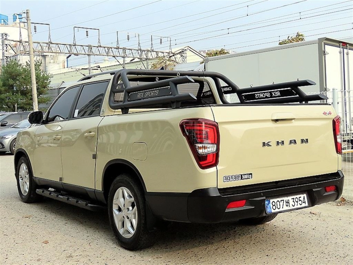 SSANGYONG REXTON SPORTS CAR