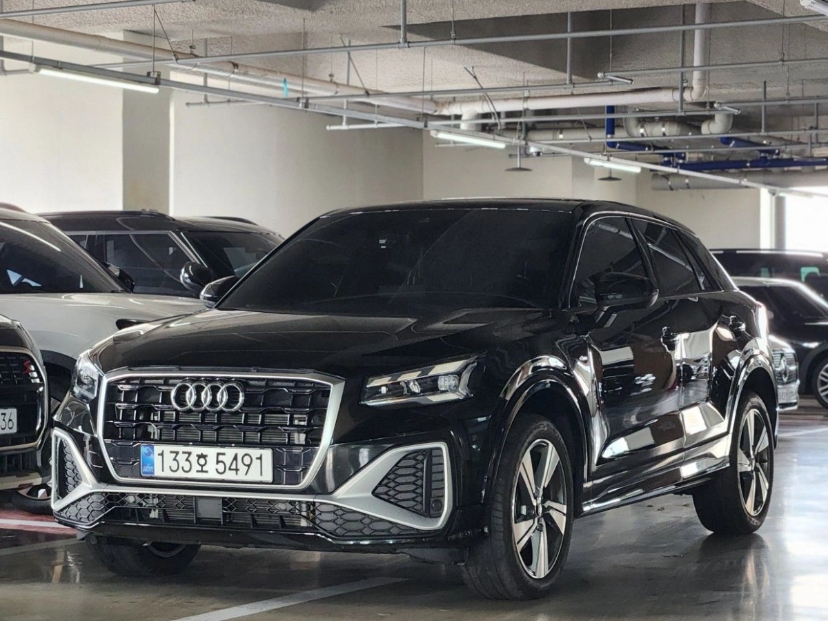 AUDI Q2