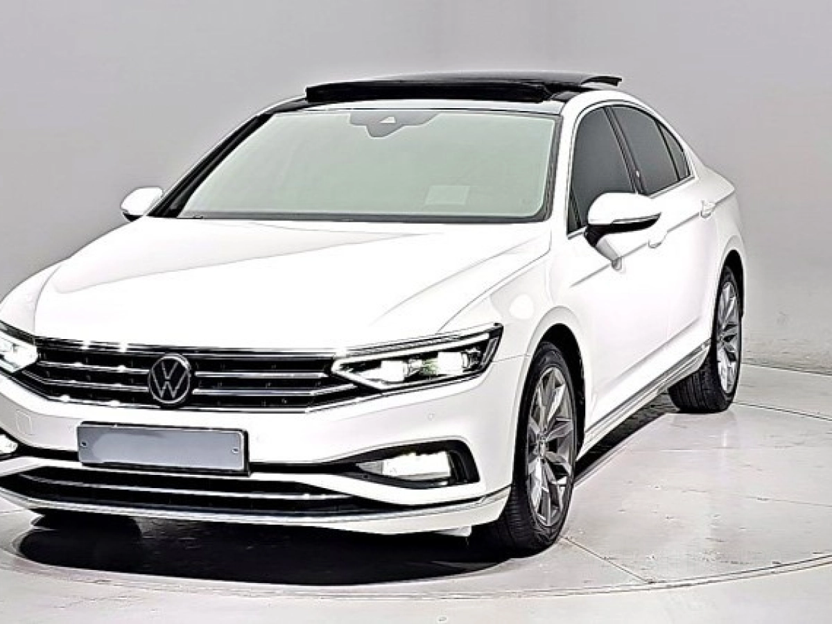 VOLKSWAGEN PASSAT GT B8