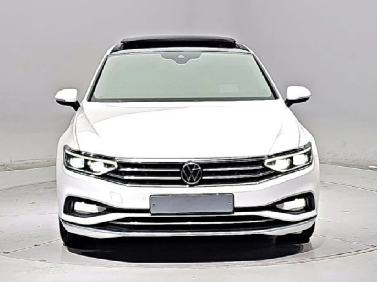 VOLKSWAGEN PASSAT GT B8