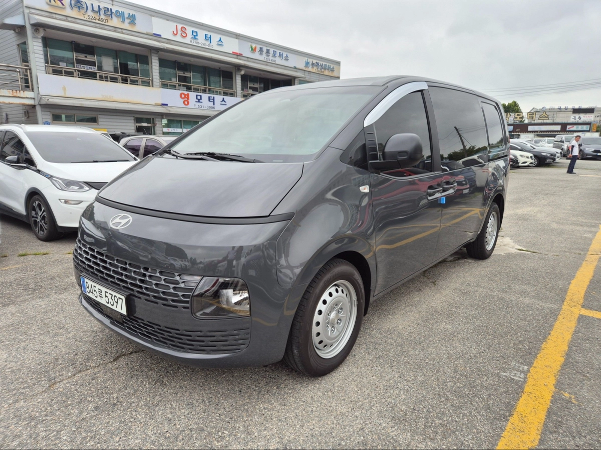 HYUNDAI STARIA  2024