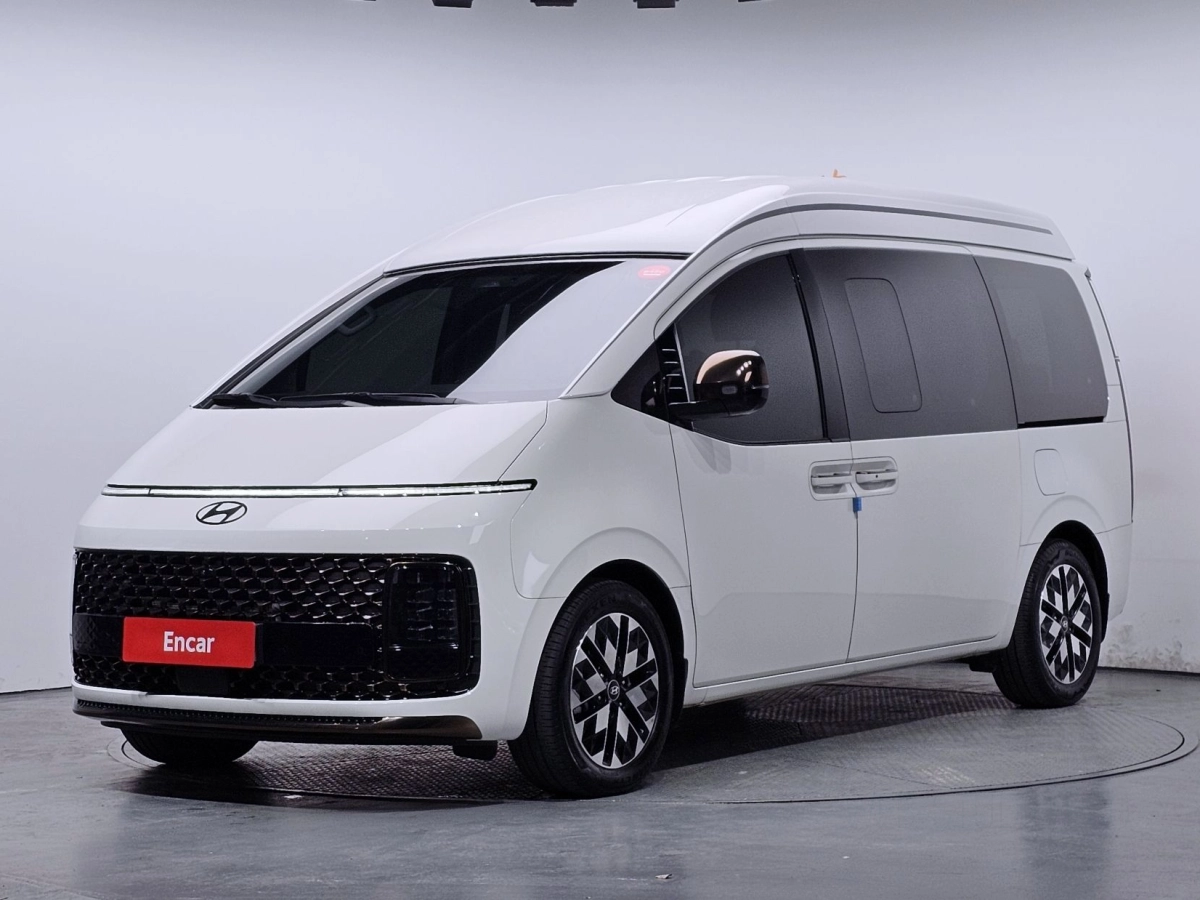 HYUNDAI STARIA 2024