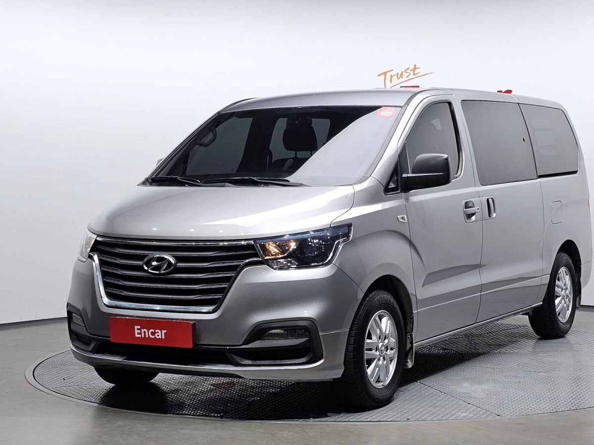 HYUNDAI STAREX GRAND  2020