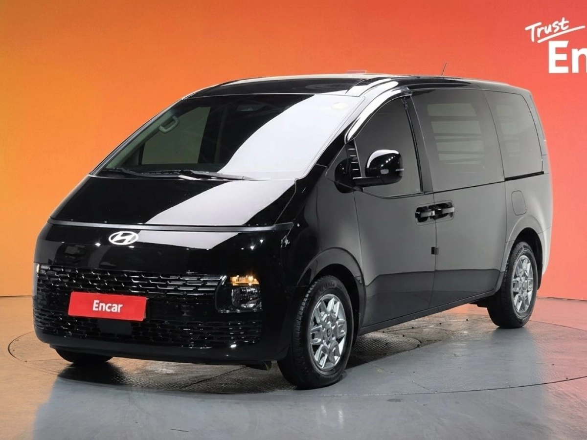 HYUNDAI STARIA 2025