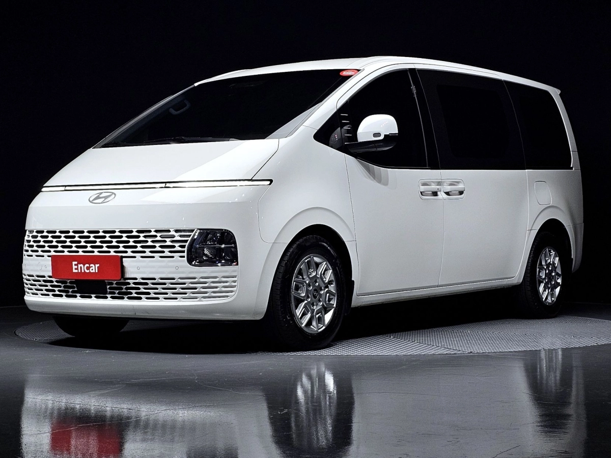 HYUNDAI STARIA 2024