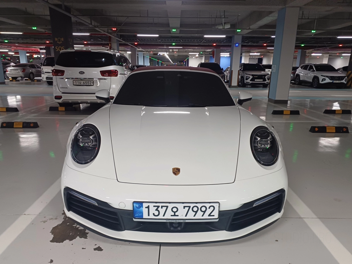 PORSCHE 911 992